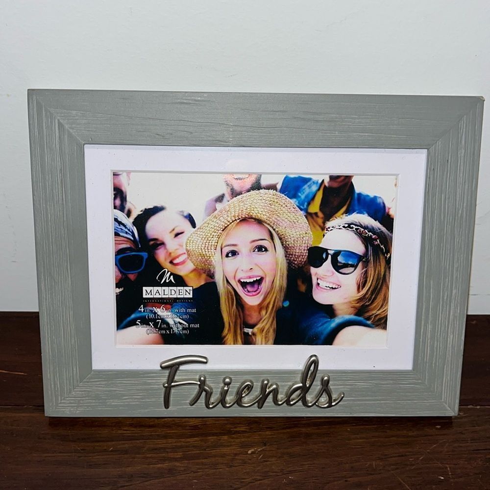 FRIENDS Wooden Gray Beach Barn Style Wood picture frame 4 x 6 or 5 x 7 Photo